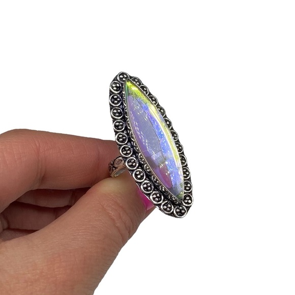 Elegant Silver and Purple Statement Ring - Picture 3 of 9